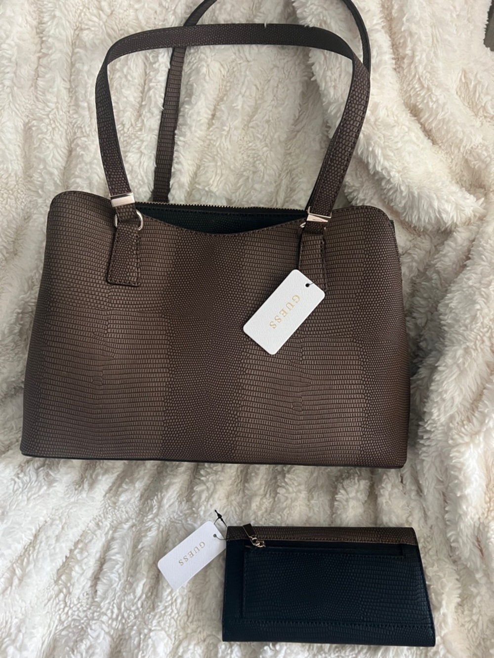 NWT GUESS Textured Purse and Wallet Set - Picture 2 of 14